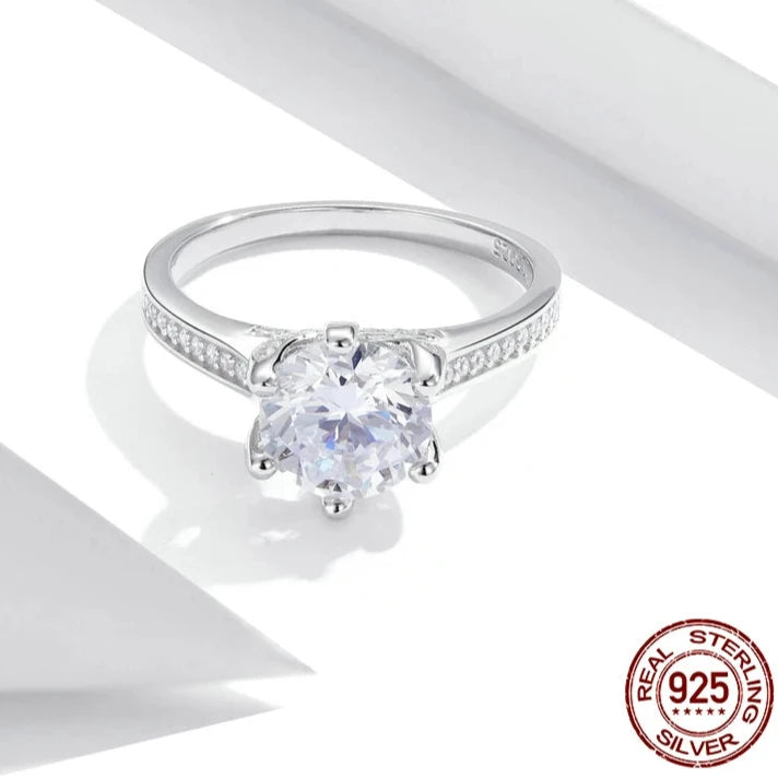925 Sterling Silver Solitaire Jewelry Ring with Side Stones