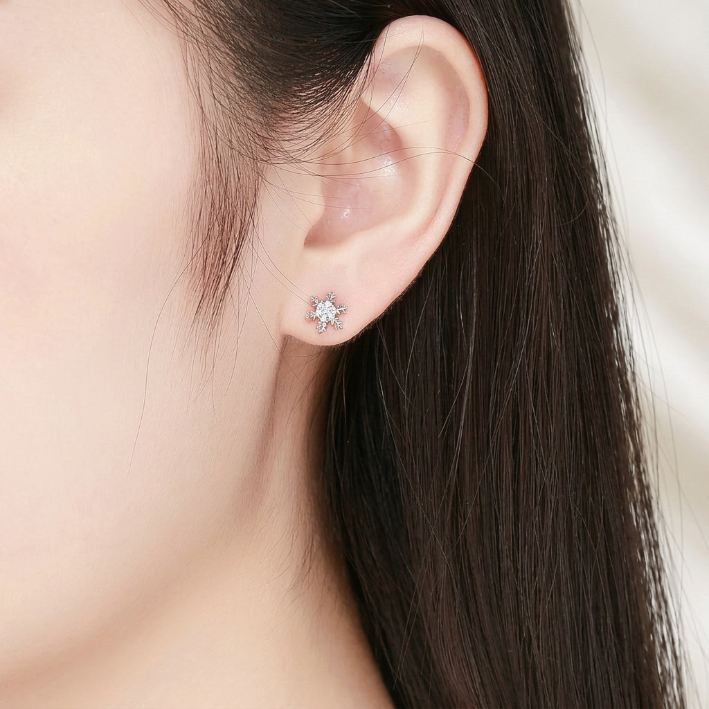 925 Sterling Silver Snowflake Stud Earrings Jewelry Gift For Women Crystal Snowflake Ear Studs Elegant Winter Jewelry Accessory