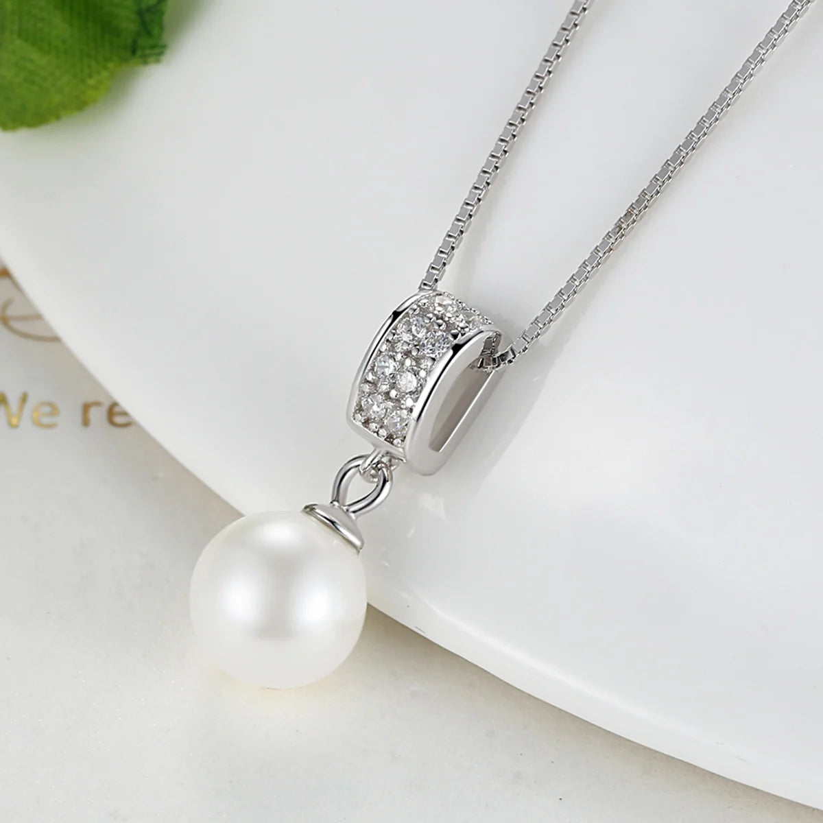 925 sterling silver simulated pearl pendant necklace with zircon‑accented bail and long cable chain