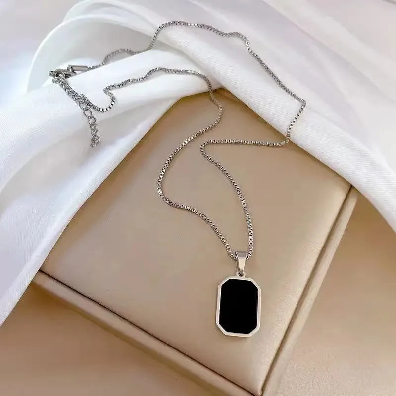 Elegant Korean Black Geometric jewelry Pendant Necklace
