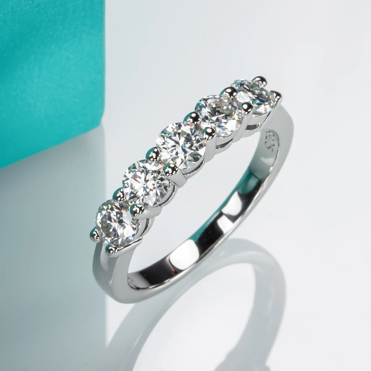 4mm D‑Color Moissanite Wedding Band – 925 Sterling Silver 18K Gold Plated Eternity Ring for Women